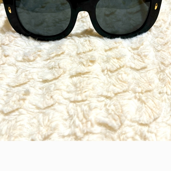 Tory Burch Black Oversized Square Sunglasses - Picture 7 of 7